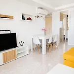 En Primera Linea Con Vistas Y Piscina * 貝尼多姆