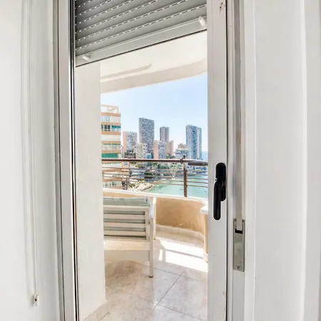 En Primera Linea Con Vistas Y Piscina Benidorm